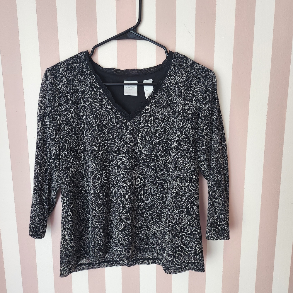 🏷Liz Claiborne Black and Silver Fitted 3/4 Sleeve Blouse
